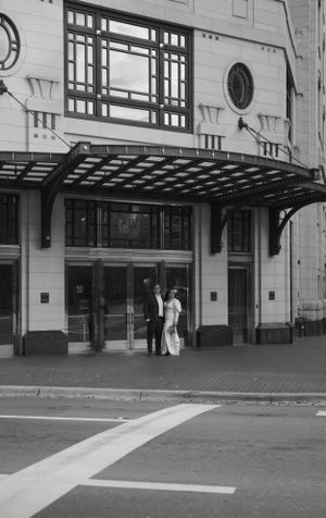 Fort Worth Texas downtown courthouse wedding photography-elopement photographer based in Texas with a vintage look and retro style