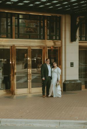 Fort Worth Texas downtown courthouse wedding photography-elopement photographer based in Texas with a vintage look and retro style