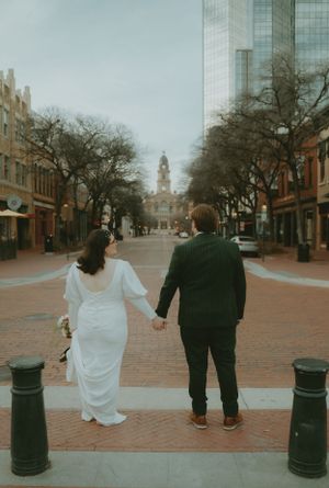 Fort Worth Texas downtown courthouse wedding photography-elopement photographer based in Texas with a vintage look and retro style