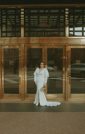Fort Worth Texas downtown courthouse wedding photography-elopement photographer based in Texas with a vintage look and retro style
