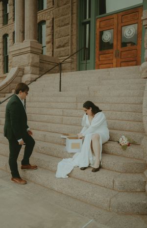 Fort Worth Texas downtown courthouse wedding photography-elopement photographer based in Texas with a vintage look and retro style