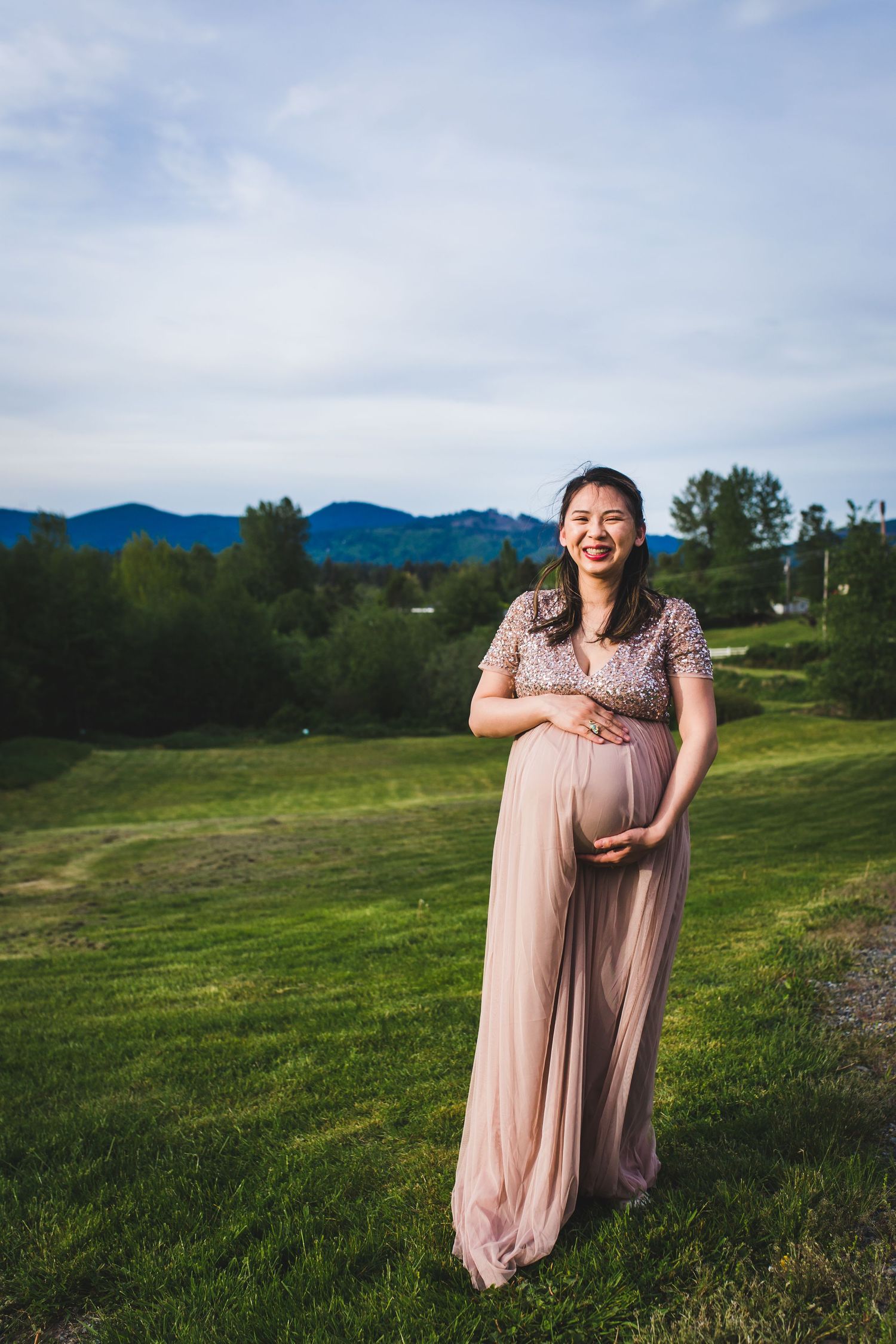 Redmond Family and Maternity photographer, mountains, spring, lifestyle, candid