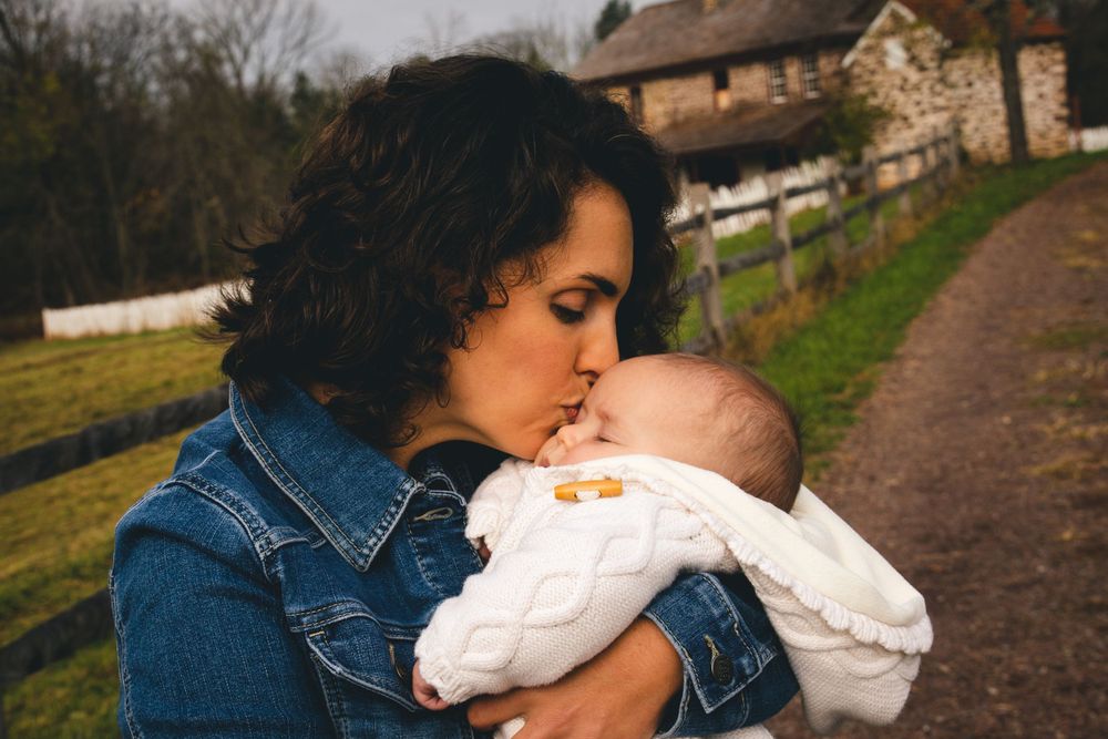 mom and child