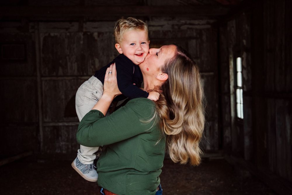 mom and child