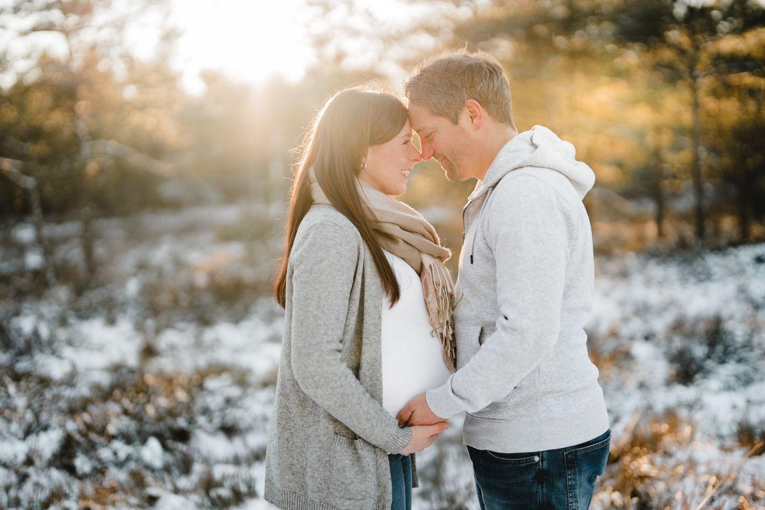 Babybauchshooting im Wurzacher Ried bei Bad Wurzach im Winter