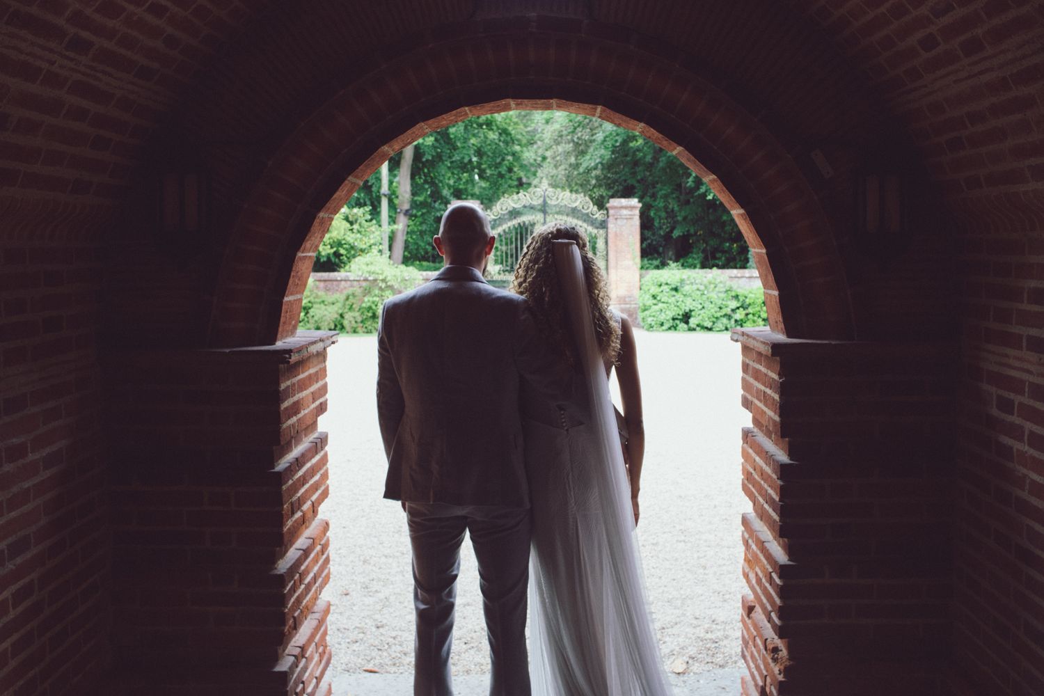 Stunning Hampshire wedding portraits showcasing love and joy.