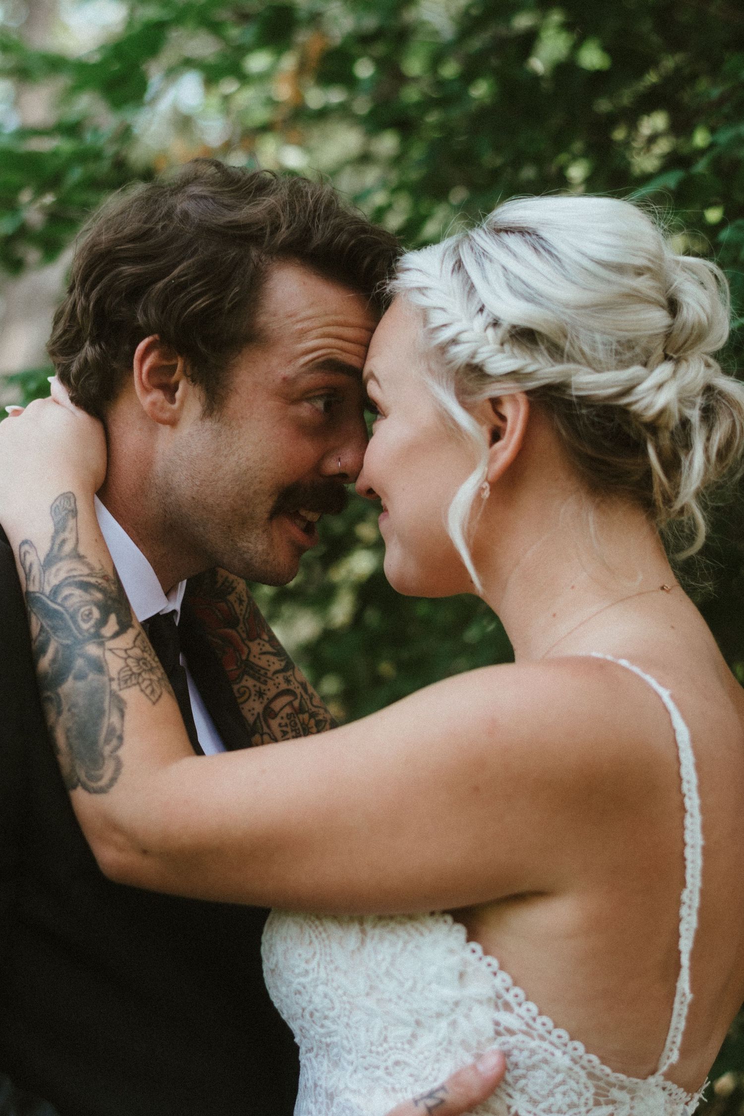 silly laughing bridal portraits