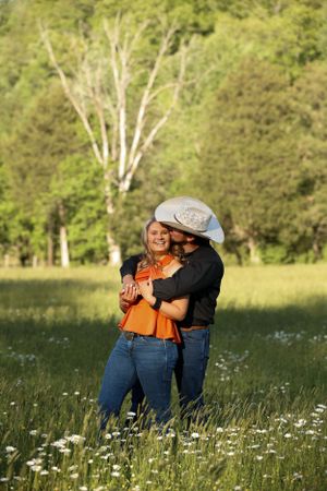 Wedding Photographer, Equine Event, Second Shooter in East Tennessee, TN, near Chattanooga, TN and North GA area. Couples. Engagment