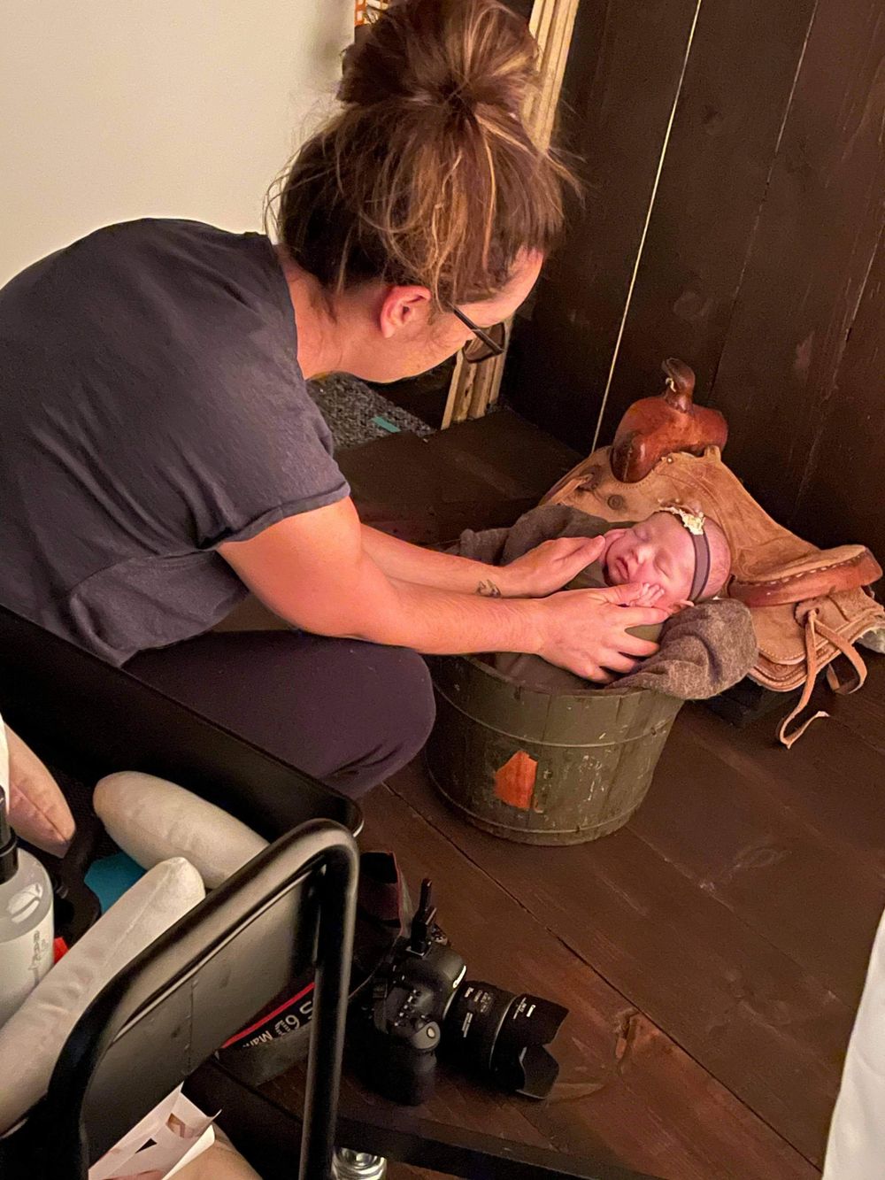 Professional newborn photos behind the scenes
