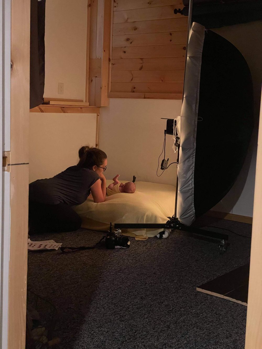 Professional newborn photos behind the scenes