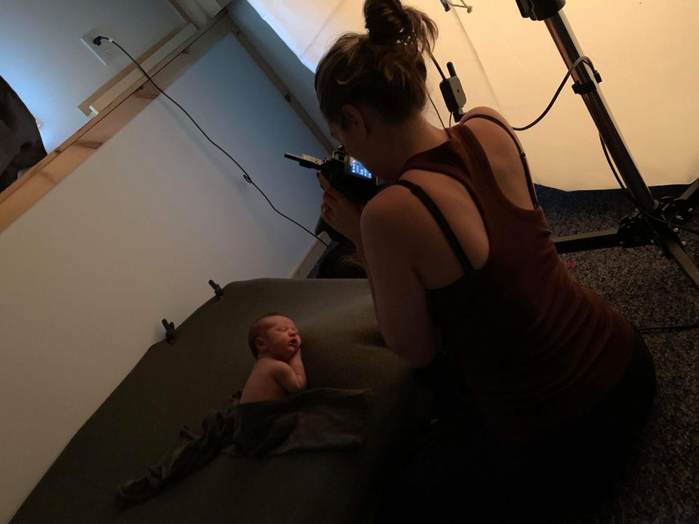 Professional newborn photos behind the scenes