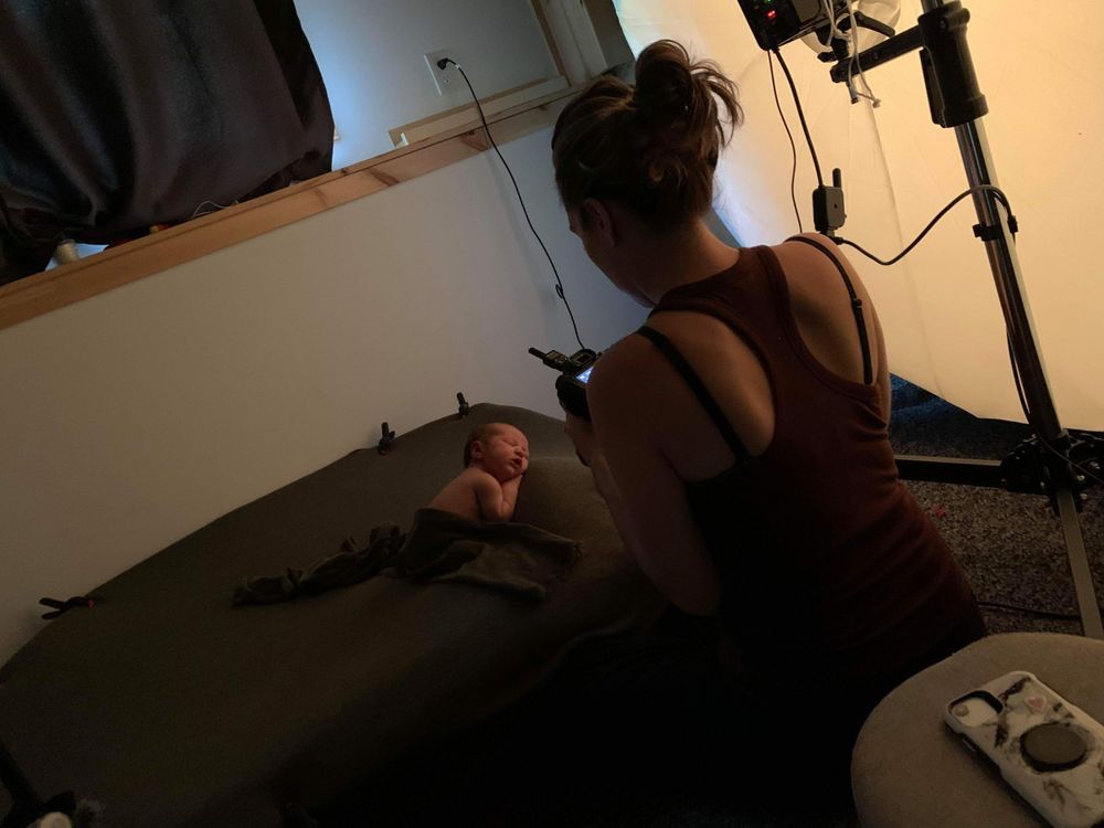 Professional newborn photos behind the scenes