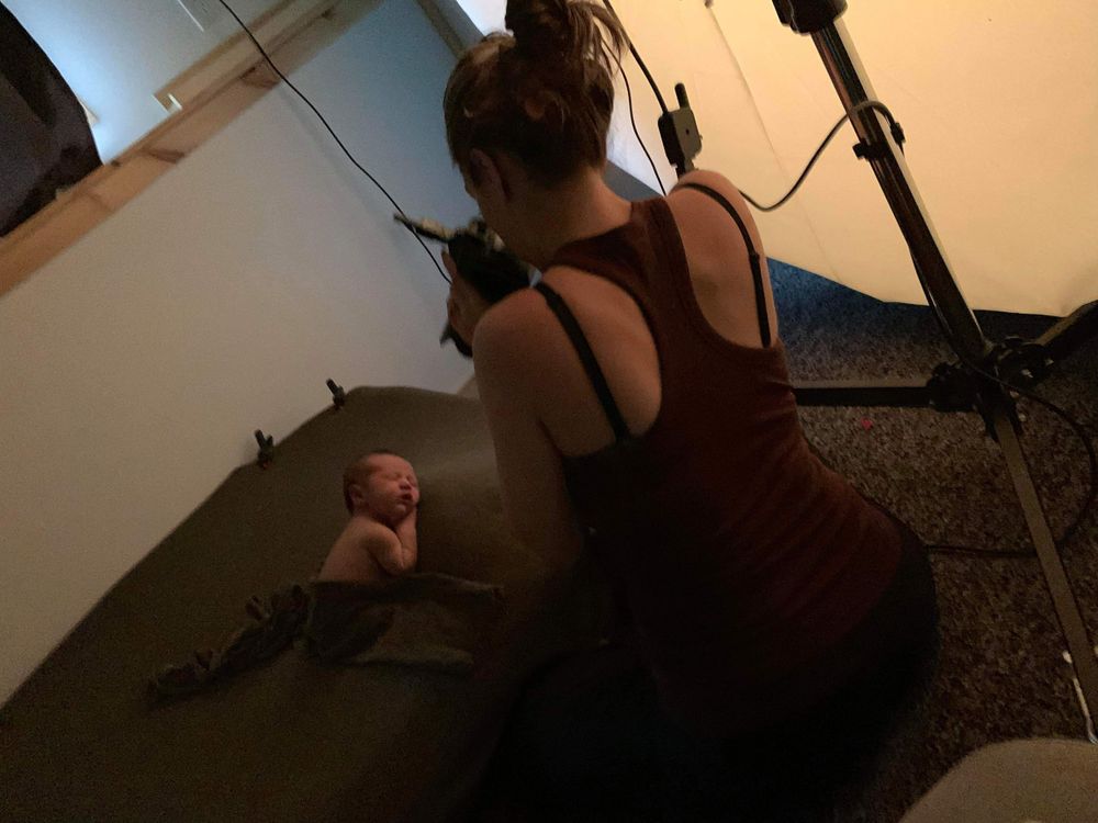 Professional newborn photos behind the scenes