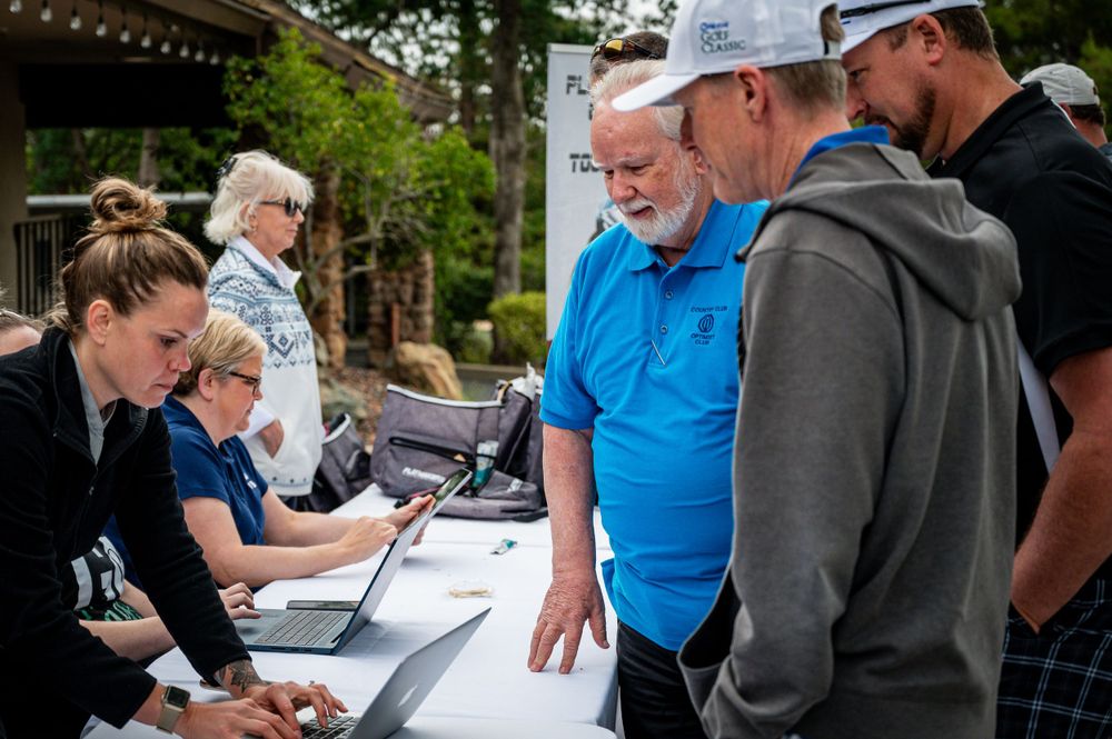 golf tournament sign in