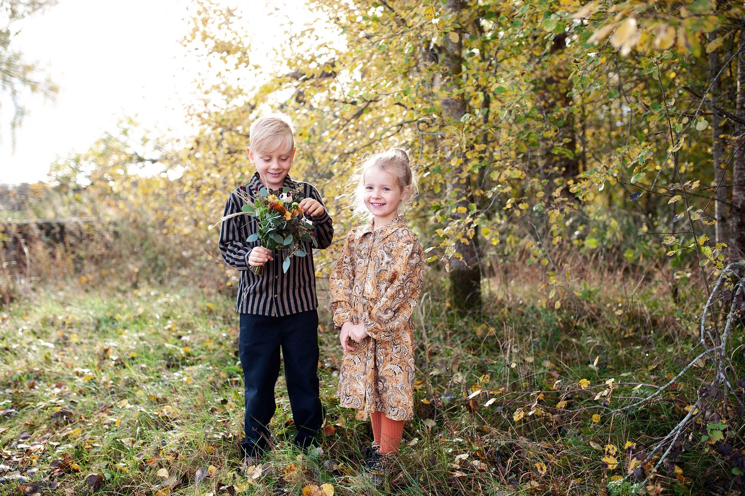 Familjefotograf Jönköping och Habo. Familjefotografering. Syskonfotografering.