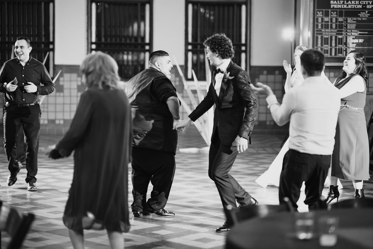 Boise Wedding Photographer Dance Floor Photos Boise Train Depot