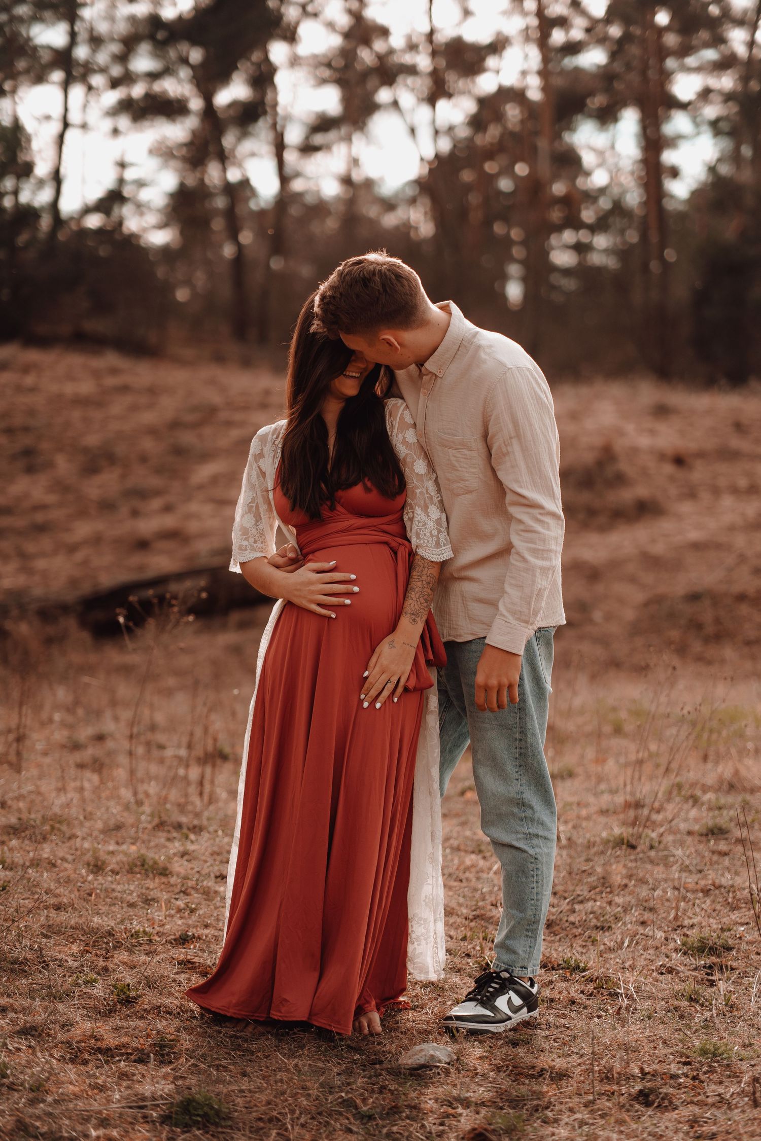Junges Paar beim Pregnancy Shoot in Viernheim mit Nadine Liersch Fotografie