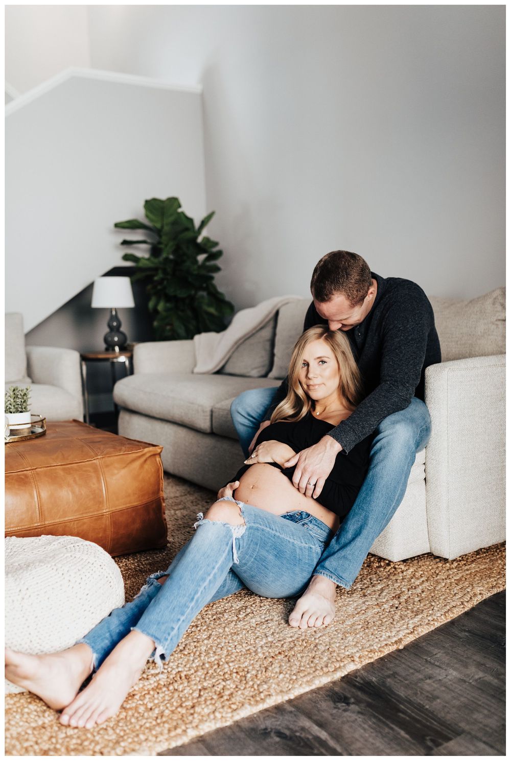 in-home maternity session, in-home maternity photos, lifestyle maternity photos
