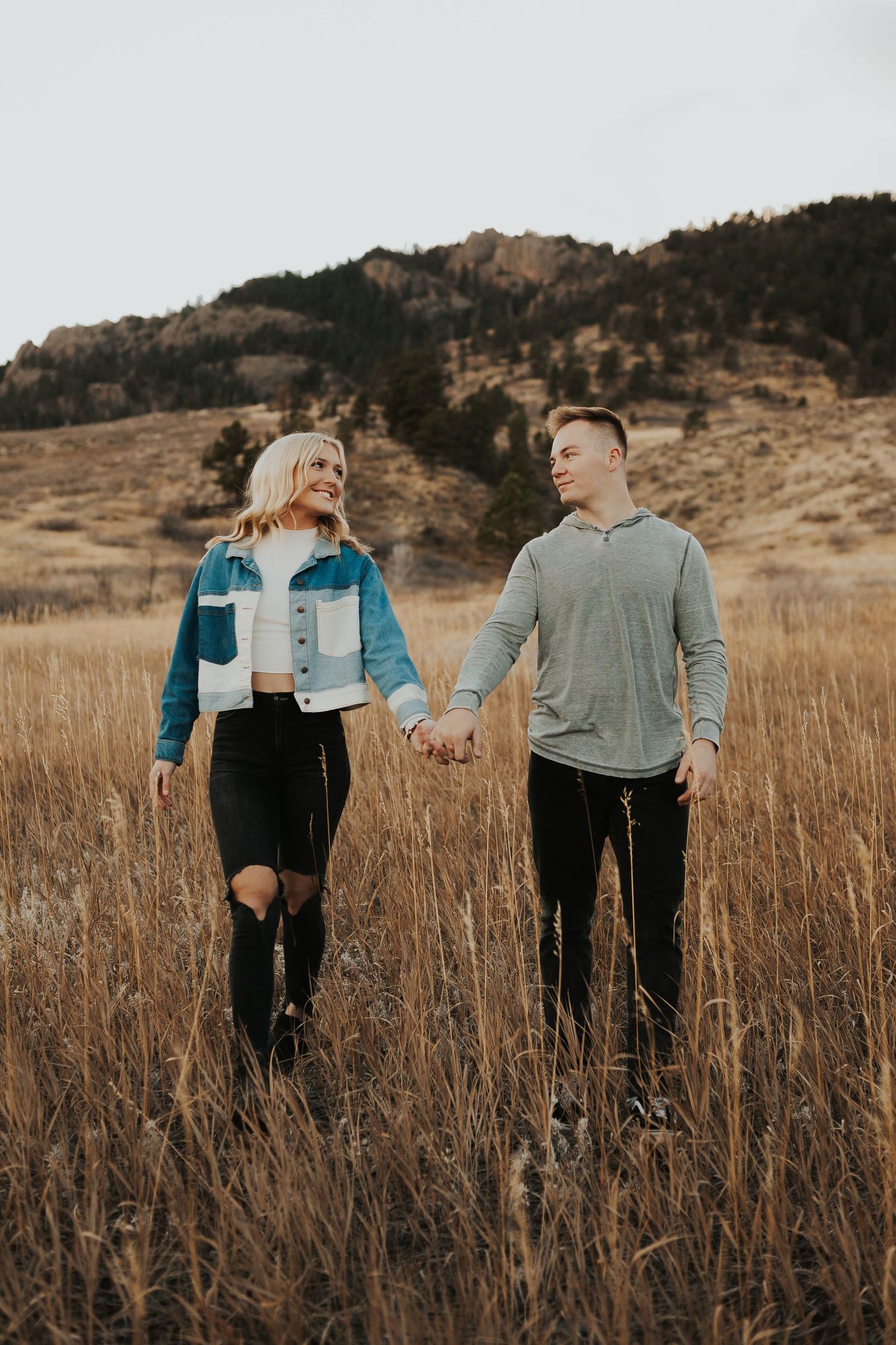 Couple photo shoot in Colorado mountains.