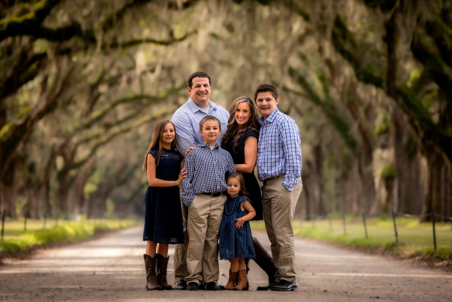 Family of 6, Drayton Hall Plantation