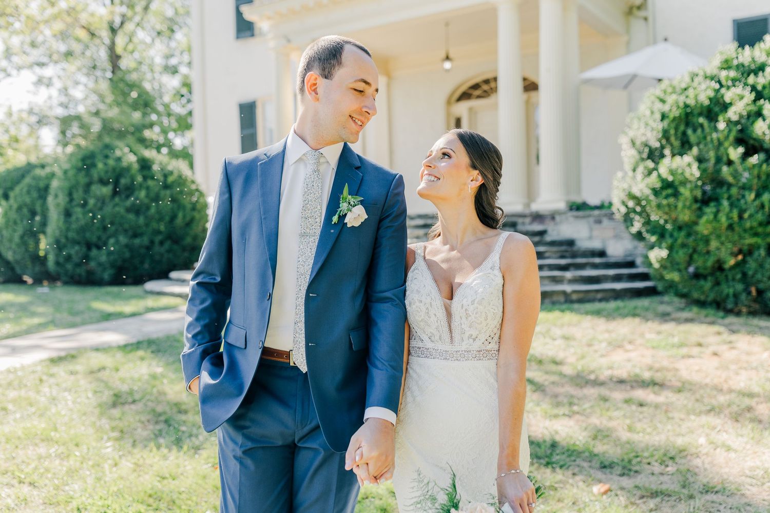 RUST MANOR HOUSE LEESBURG VIRGINIA WEDDING PICTURES BRIDE GROOM
