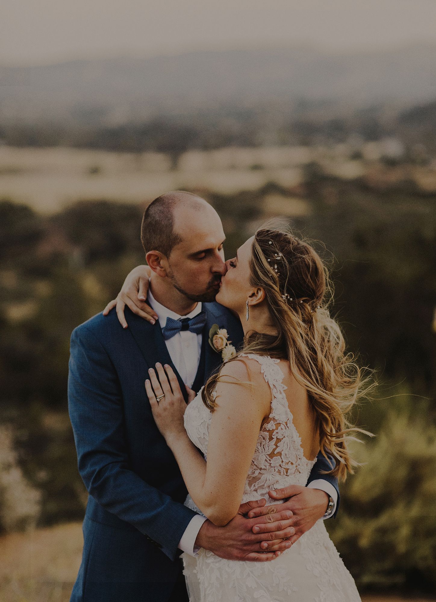 E Noelle Photography backyard wedding in Hidden Hills Los Angeles, bride and groom portrait