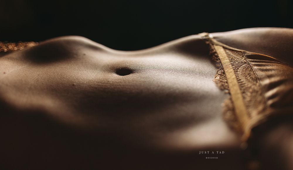 Sexy Up close images of a very fit stomach showning each of the curves. - Greenville SC boudoir photographer- Easley SC boudoir