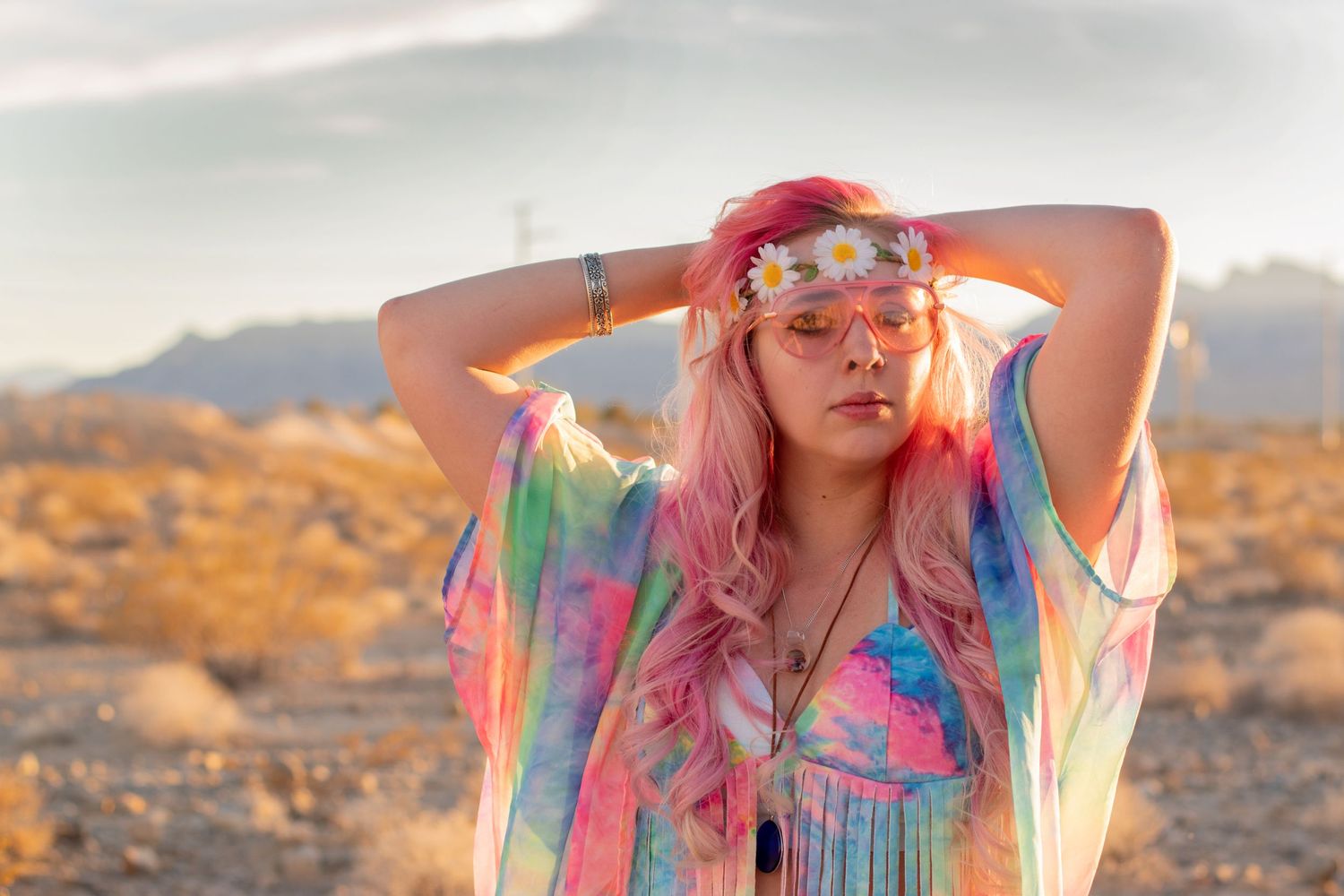 ALT= " HIPPIE, TYE-DYE, TIE-DIE, PHOTOSHOOT IN THE DESERT WITH FLOWERS