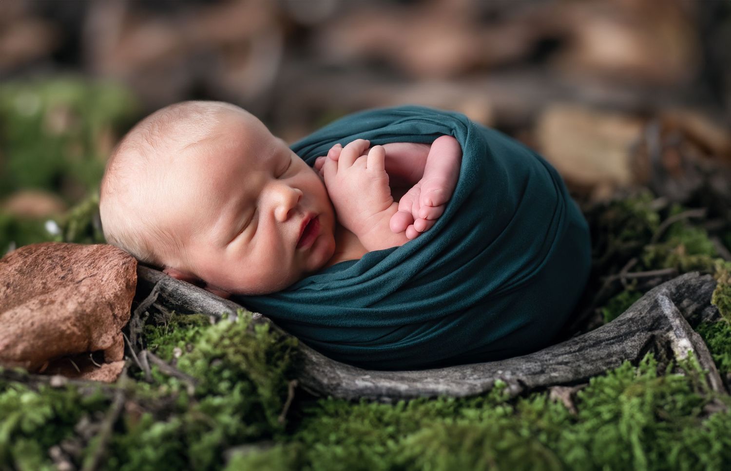 Clarksville newborn photographer Oshi Medlin