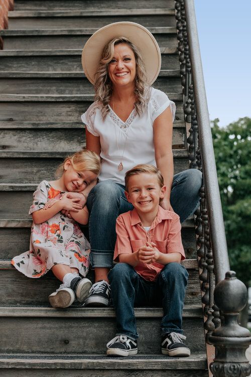 Family session downtown Delaware, Ohio