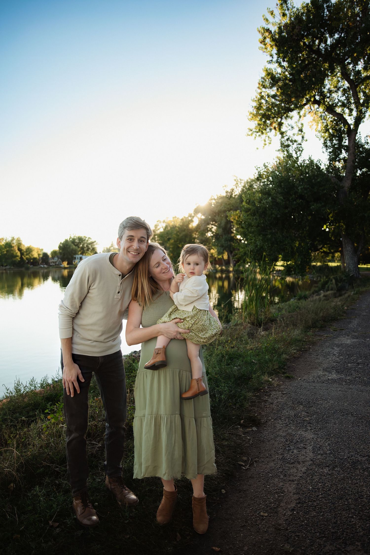 Sara Prue Photography captures memories at Wash Park: A beautiful family portrait.