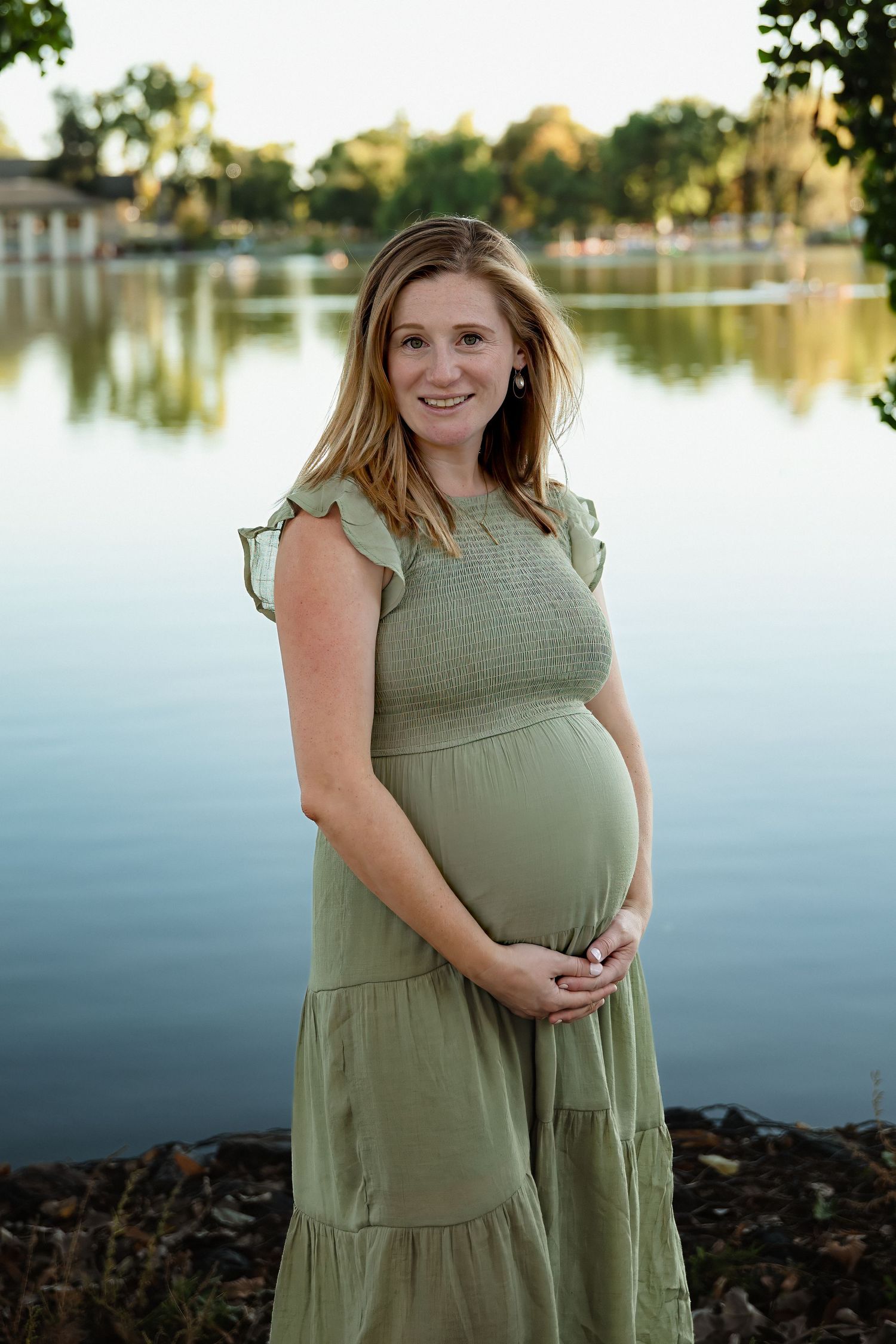 Sara Prue Photography captures memories at Wash Park: A beautiful family portrait.
