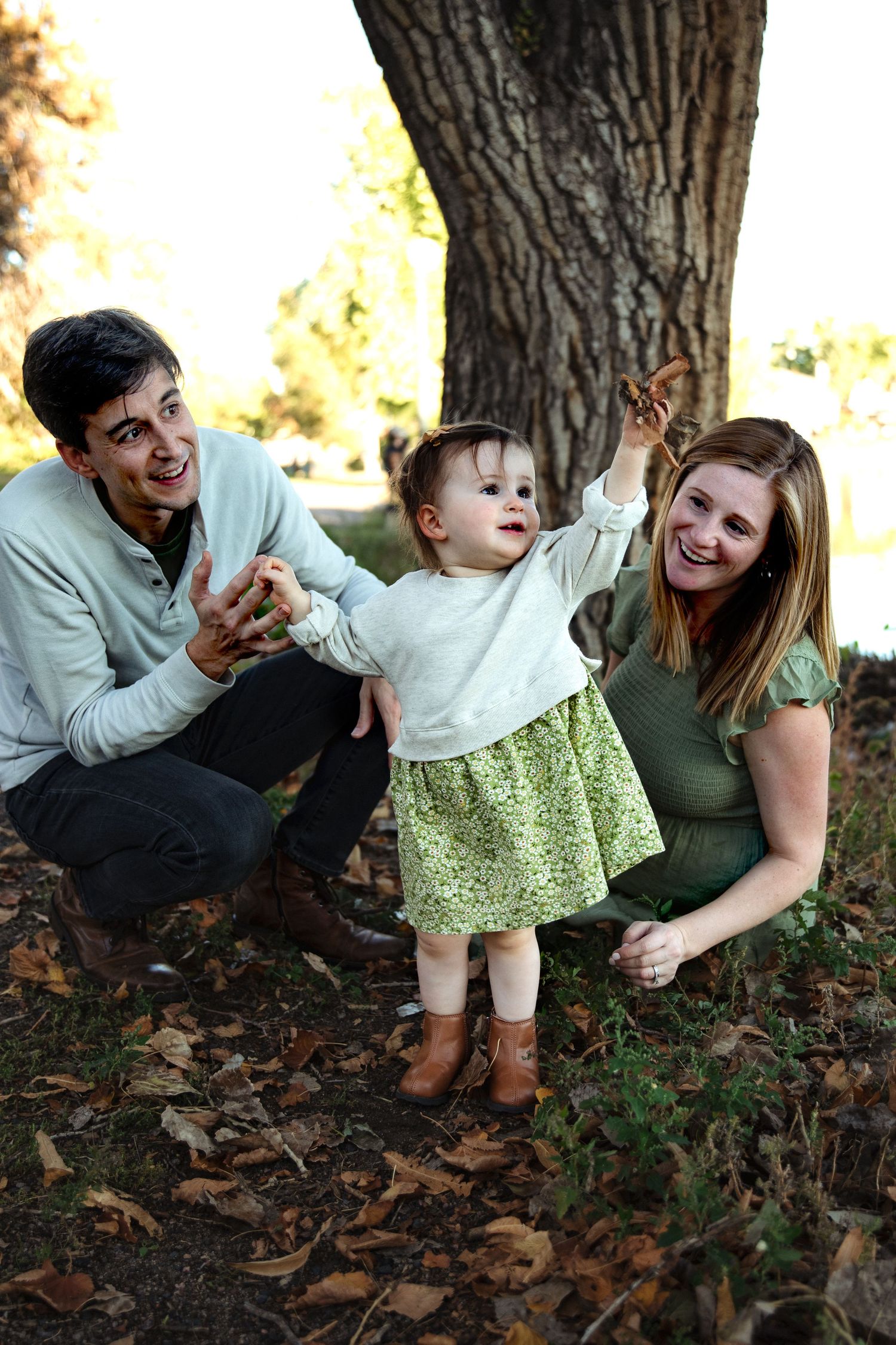 Sara Prue Photography captures memories at Wash Park: A beautiful family portrait.