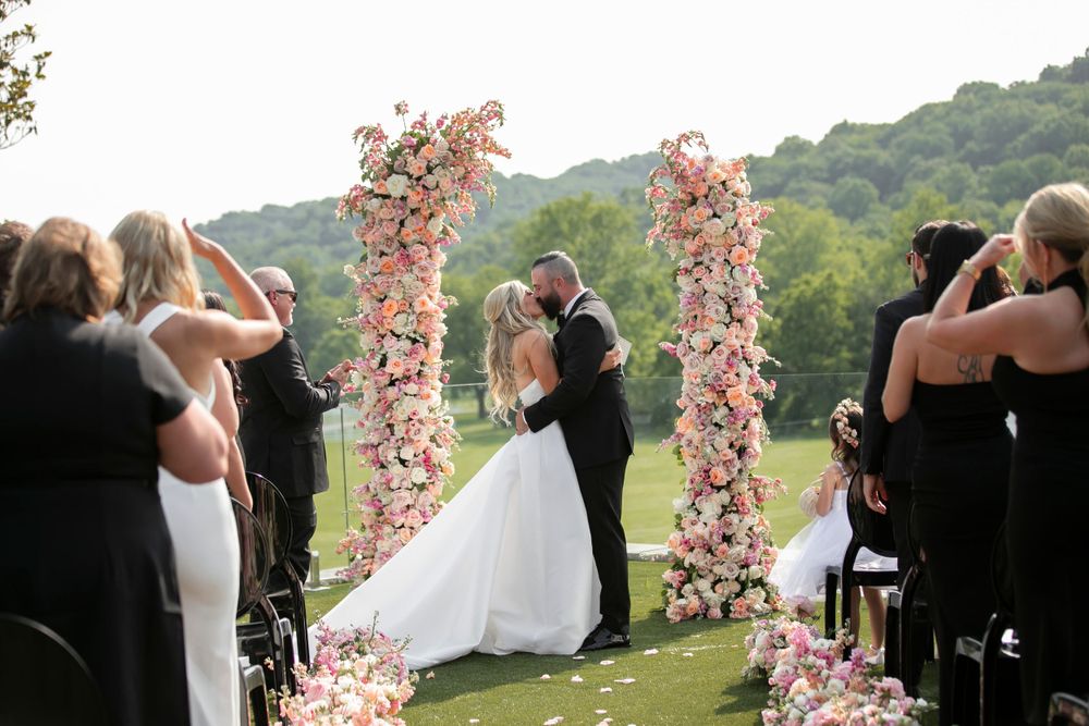 Alyssa Marie Photography - Diamond Creek Farm Wedding
