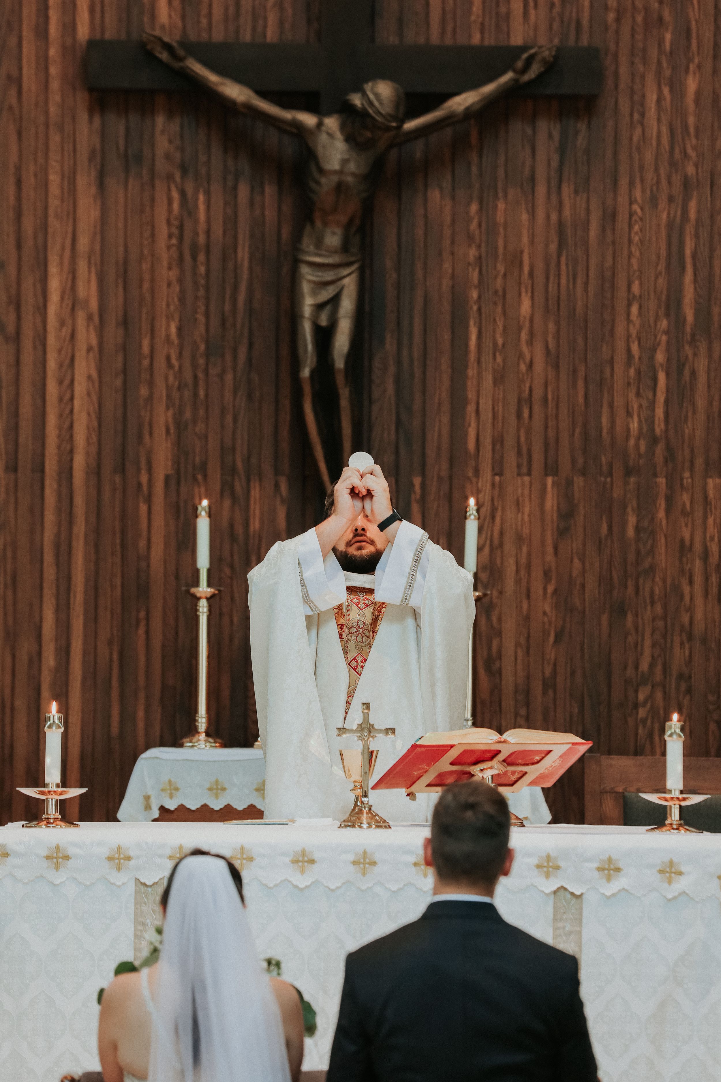 Rockford IL Catholic wedding photographer