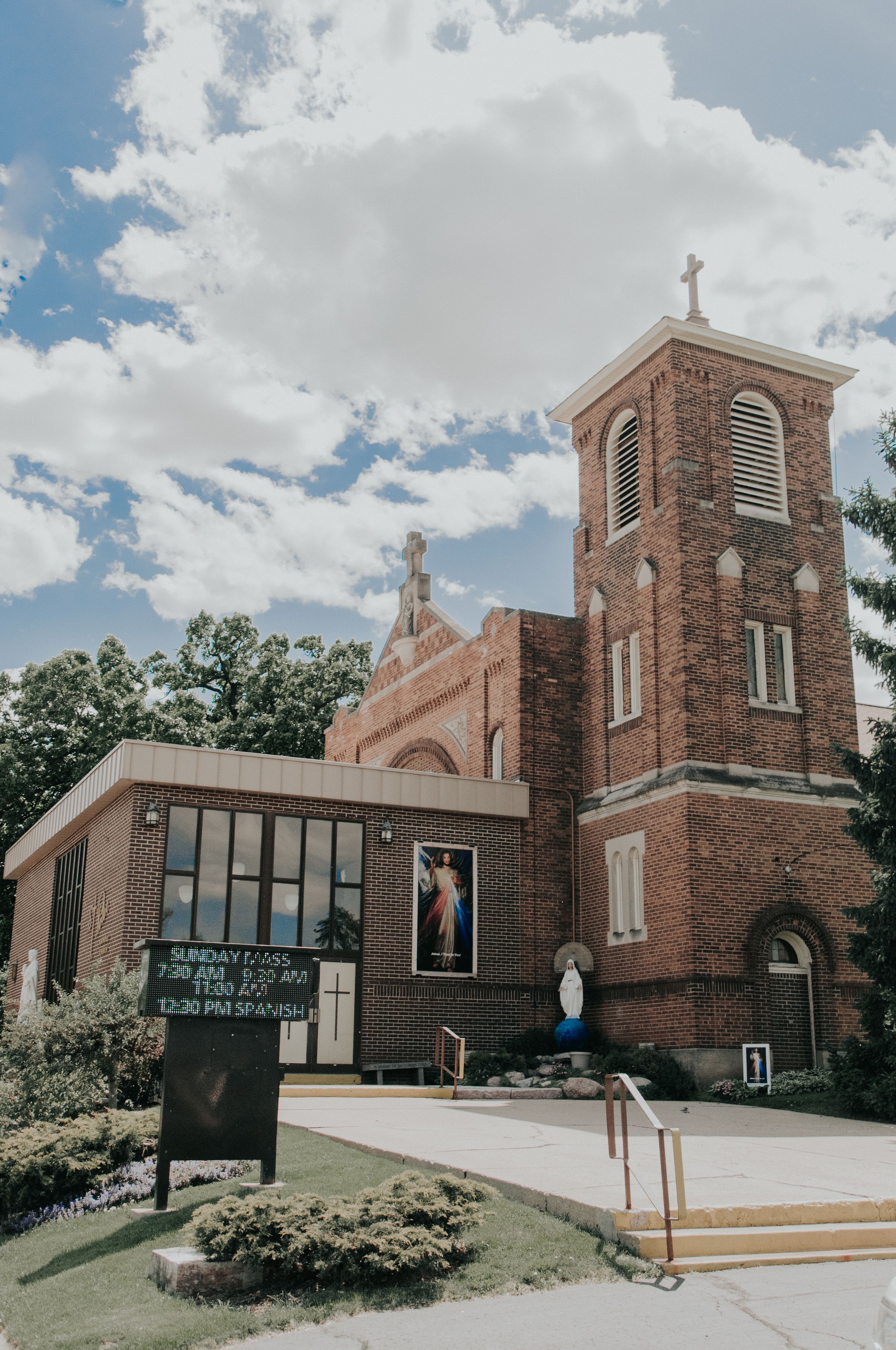 Rockford IL Catholic wedding photographer