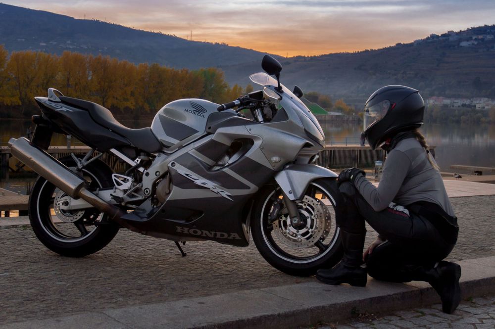 motorbike portrait Honda CBR600F Peso da Régua