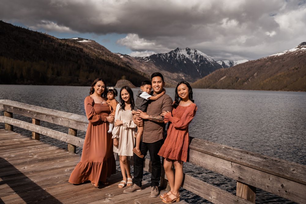 Lake family portrait session by wander and wild photography