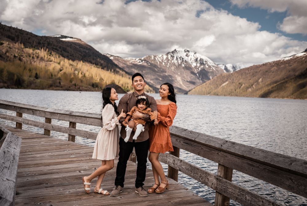 Lake family portrait session by wander and wild photography