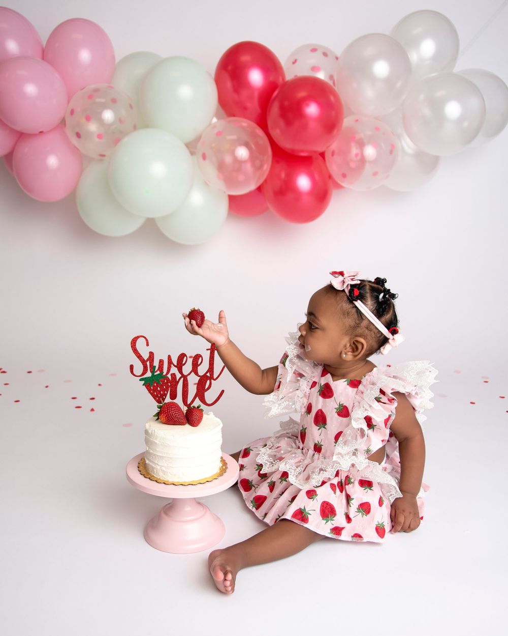 Sweet One Strawberry Cake Smash Photographer Avon Ohio