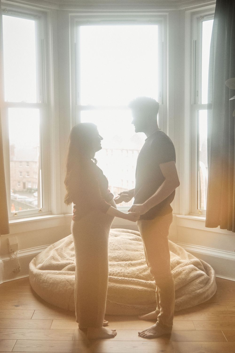 HOME MATERNITY PHOTOSHOOT Family and newborn photo session Edinburgh