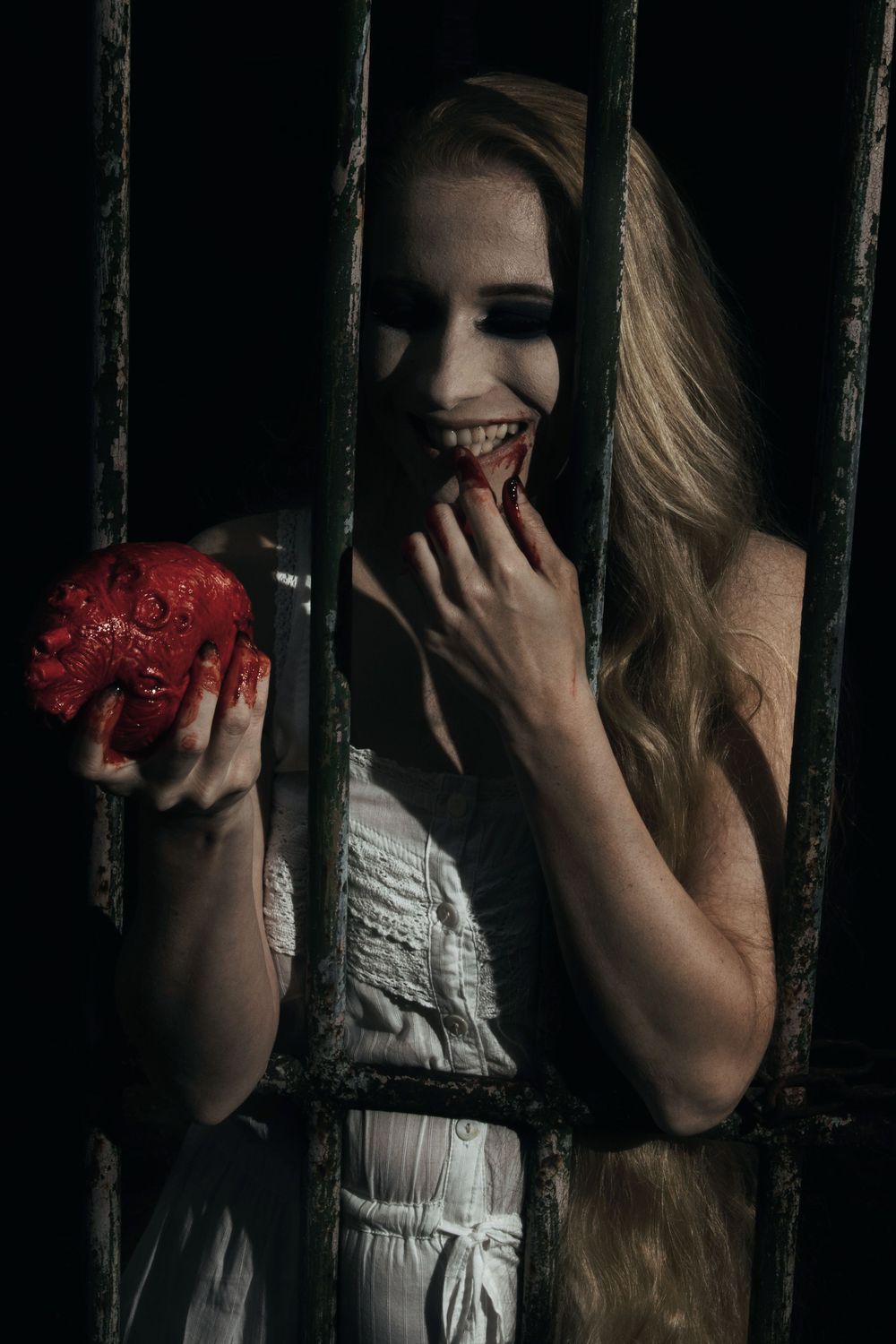 darkside, dark fantasy photography darkside photoshoot, fotolavastus, fotograaf tallinnas, lavastus,