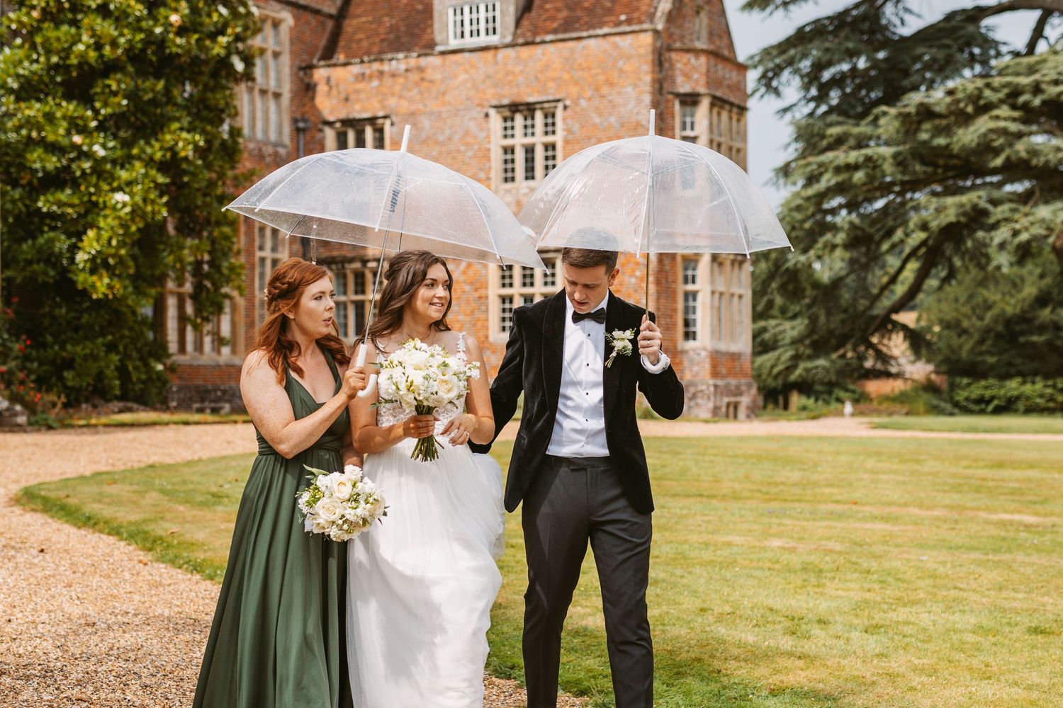 Mapledurham wedding photographer www.vickyphotography.co.uk