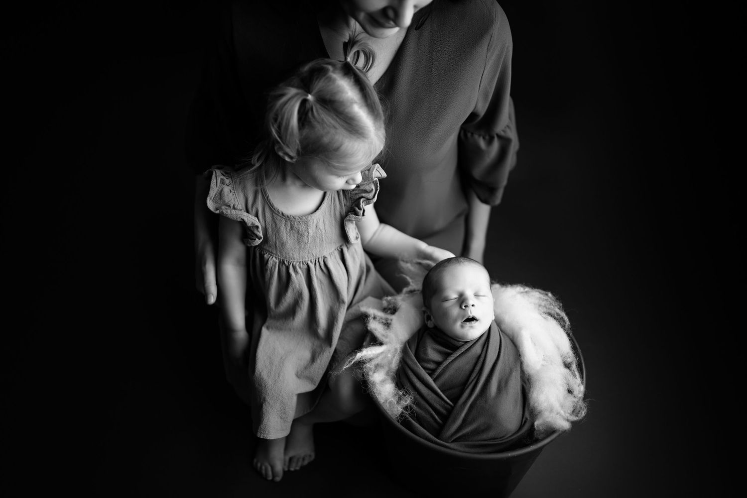 baby in bucket, Ashlee Loomis photography