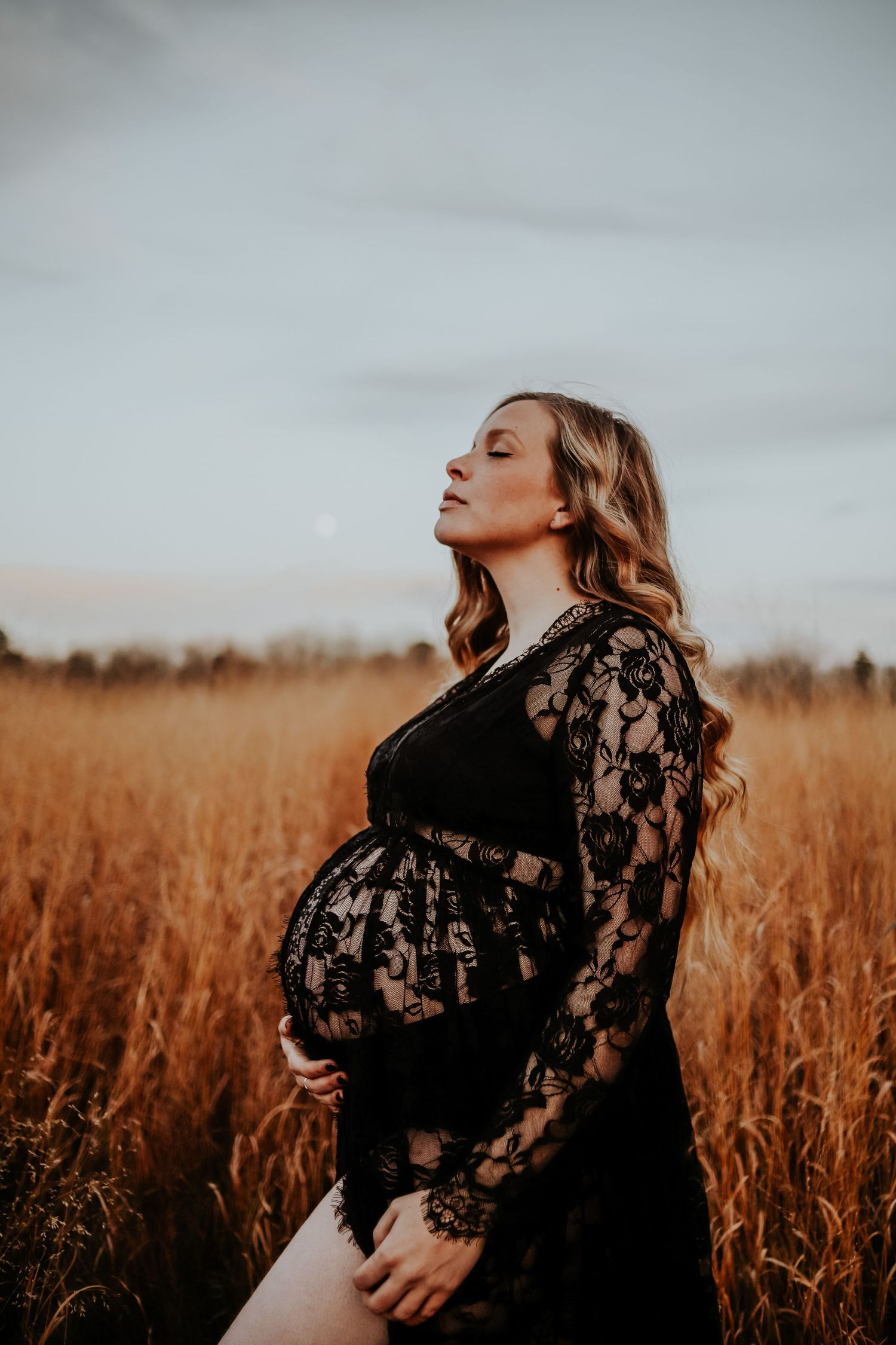 lace dress maternity photos
