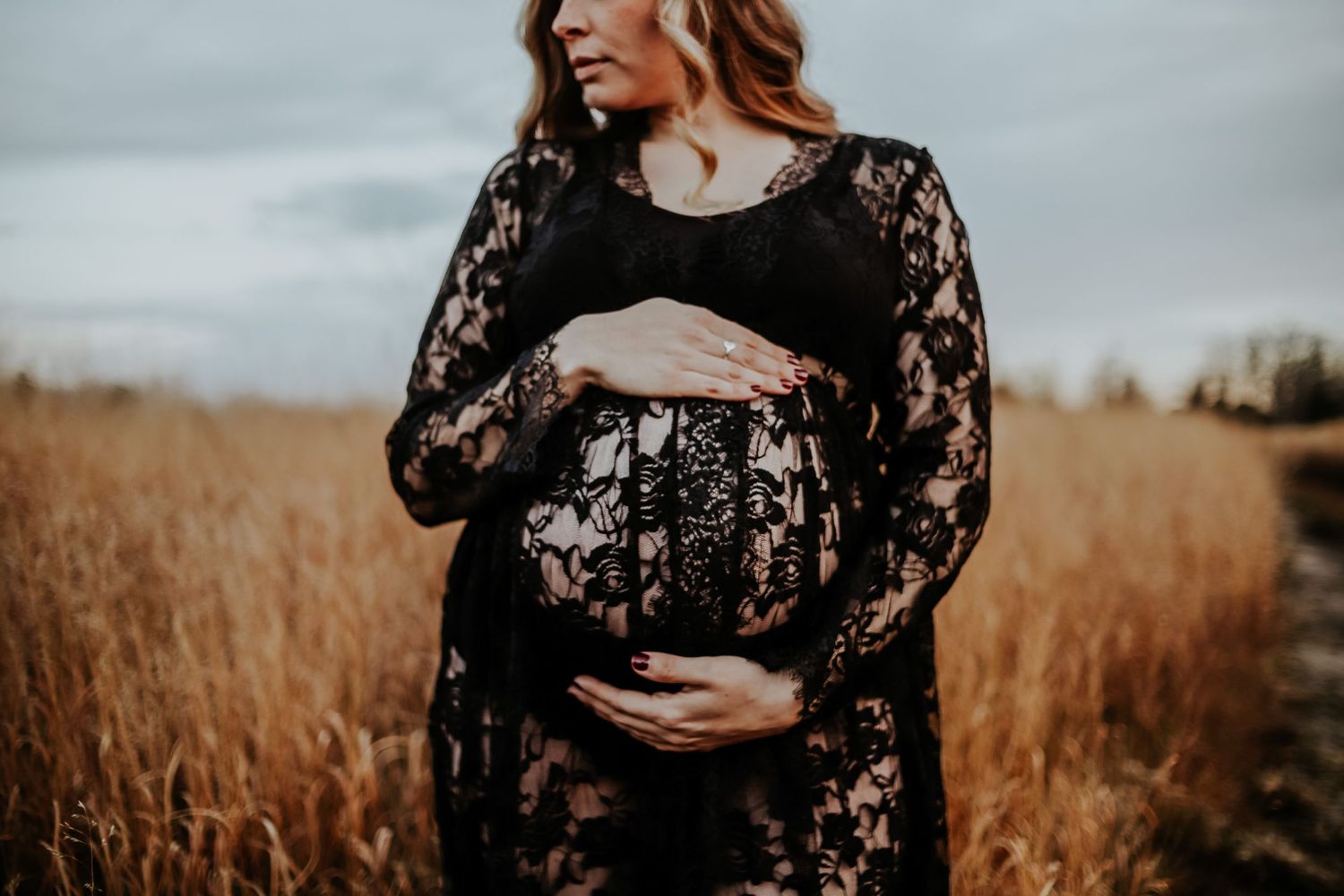 maternity session in winter