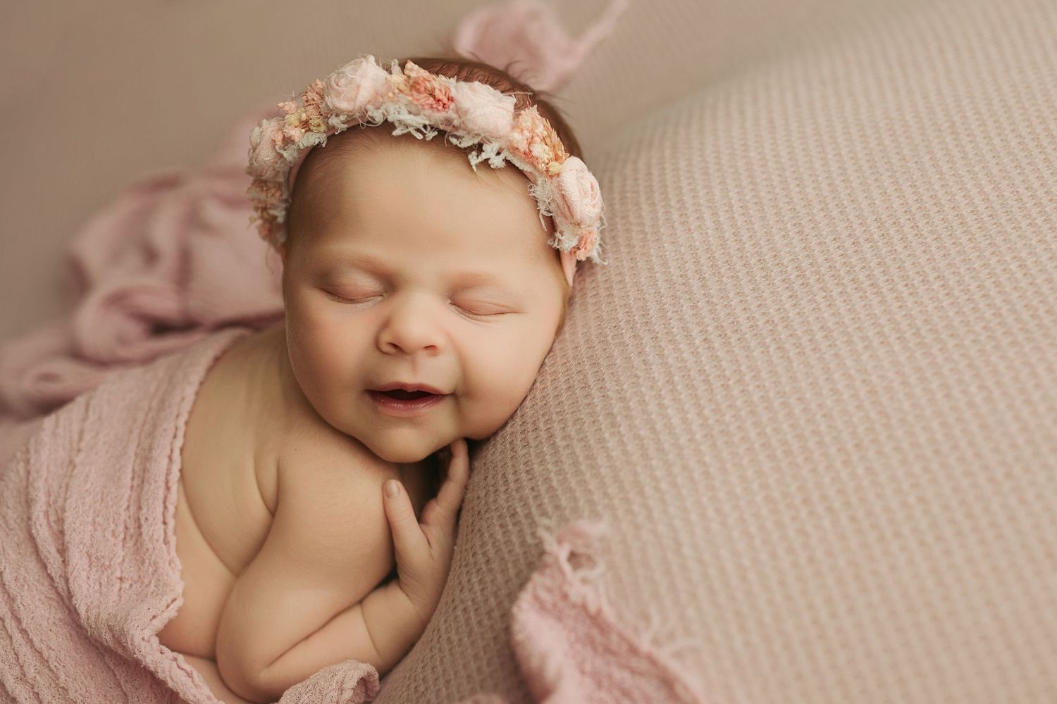 newborn baby family photographer victoria bc.