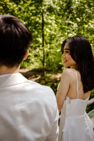 Romantische Hochzeitsfotos in Berlin – Outdoor Shooting im Tiergarten