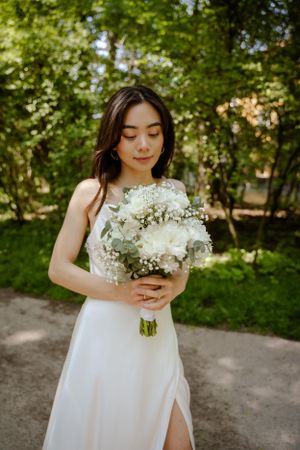 Romantische Hochzeitsfotos in Berlin – Outdoor Shooting im Tiergarten