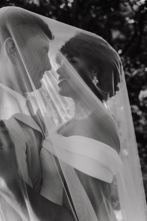 Romantische Hochzeitsfotos in Berlin – Outdoor Shooting im Tiergarten